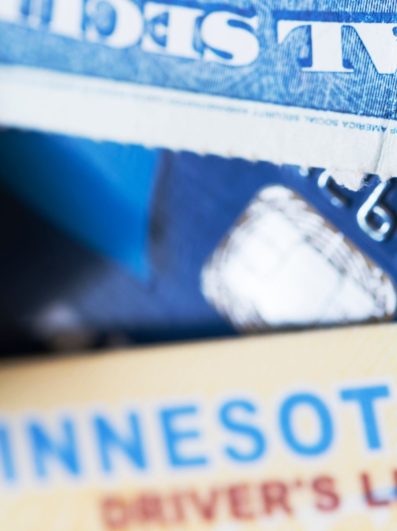 Bild von einem US-Führerschein und der Social Security Card